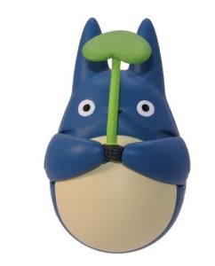 MY NEIGHBOR TOTORO - Blue Totoro with leaf - Figurka Culbuto 5.8cm