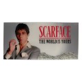Scarface Plakat Szklany „The World Is Yours” (Szare Tło) 60 x 30 cm Glass Poster