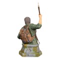 The Last of Us Bust Joel with Hatchet 22 cm Figurka Dark Horse